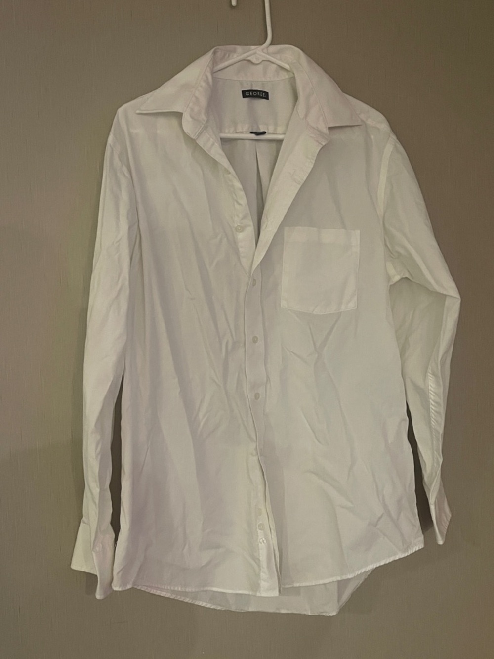 George men’s medium White Long-Sleeve Button Front Shirt pocket